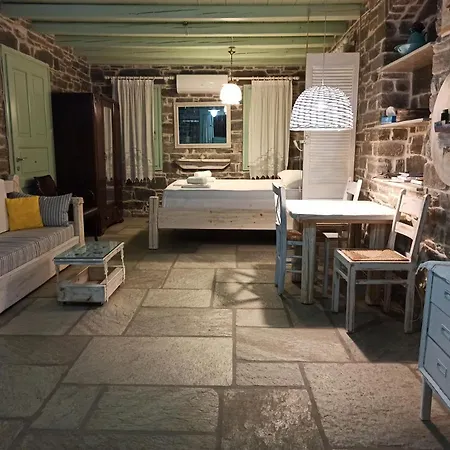 Ferienhaus Traditional Tiny House Angairiá