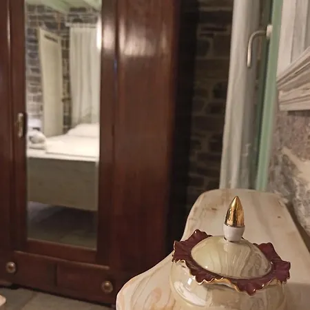 Traditional Tiny House *