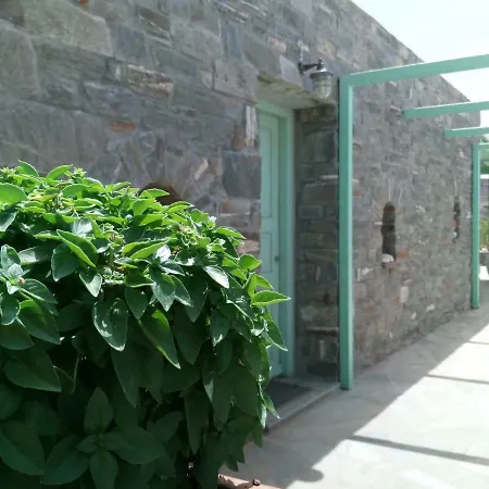 Traditional Tiny House Ferienhaus Angairiá