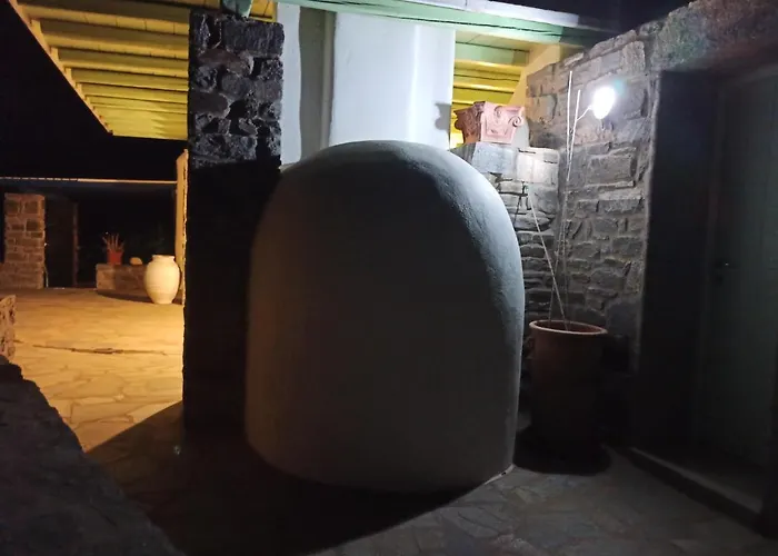 Traditional Tiny House Angairia