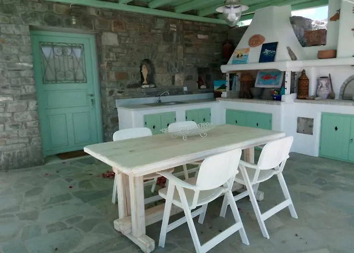 Traditional Tiny House * Angairia