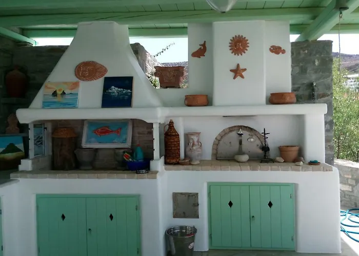 Traditional Tiny House Angairia